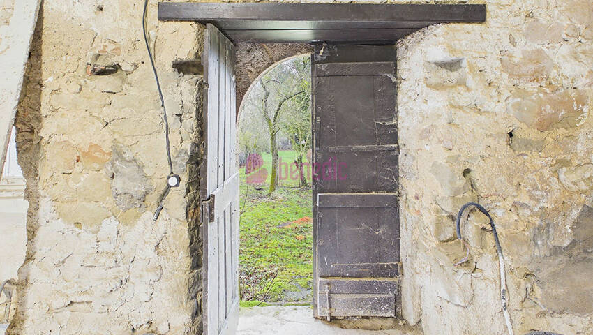 45832685j - Attribut alt par défaut.