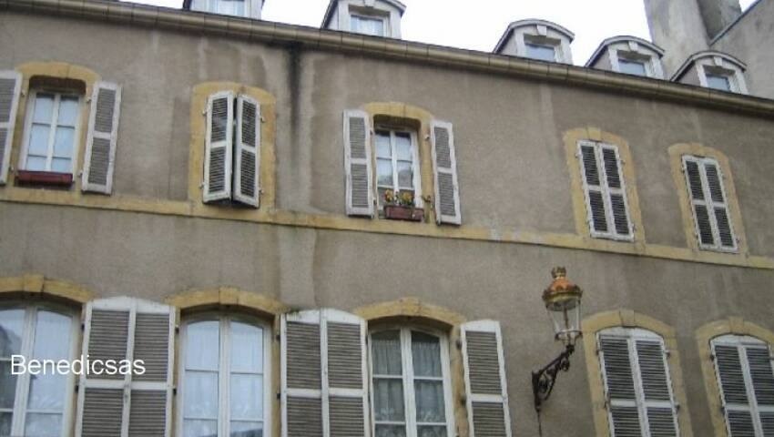 4253125e - Attribut alt par défaut.