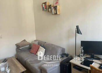 22392498b - Attribut alt par défaut.