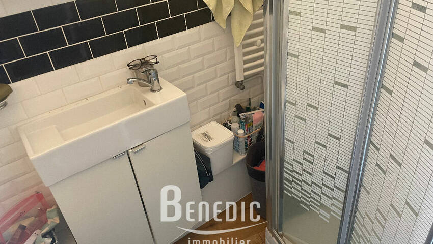 22392498d - Attribut alt par défaut.