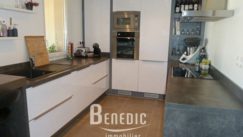 46024884a - Attribut alt par défaut.