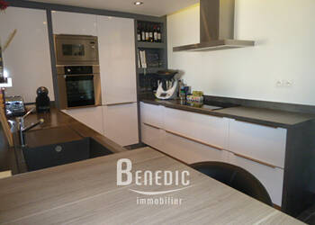 46024884b - Attribut alt par défaut.