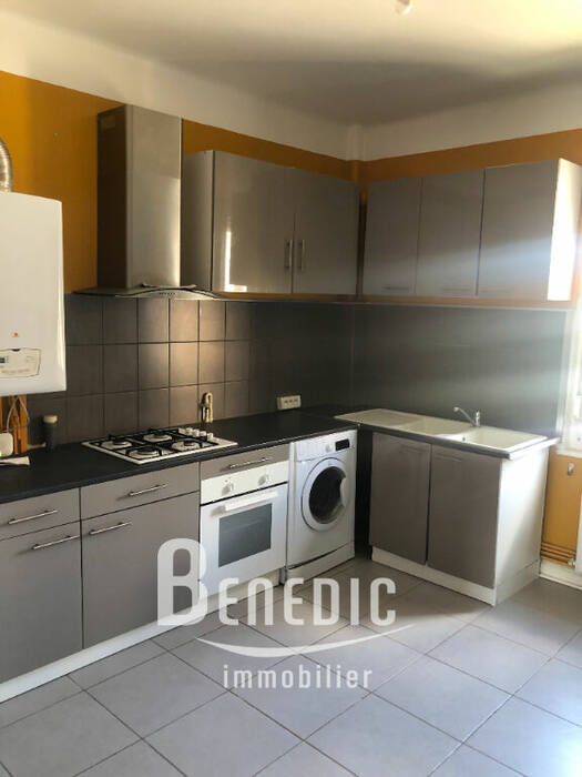 4246168b - Attribut alt par défaut.