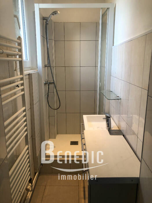 4246168f - Attribut alt par défaut.