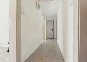 4246168b - Attribut alt par défaut.