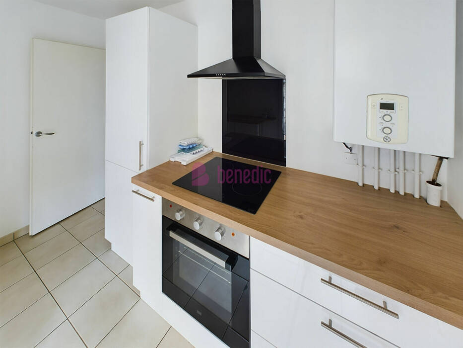 4255059b - Attribut alt par défaut.