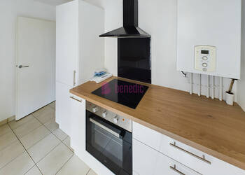 4255059b - Attribut alt par défaut.