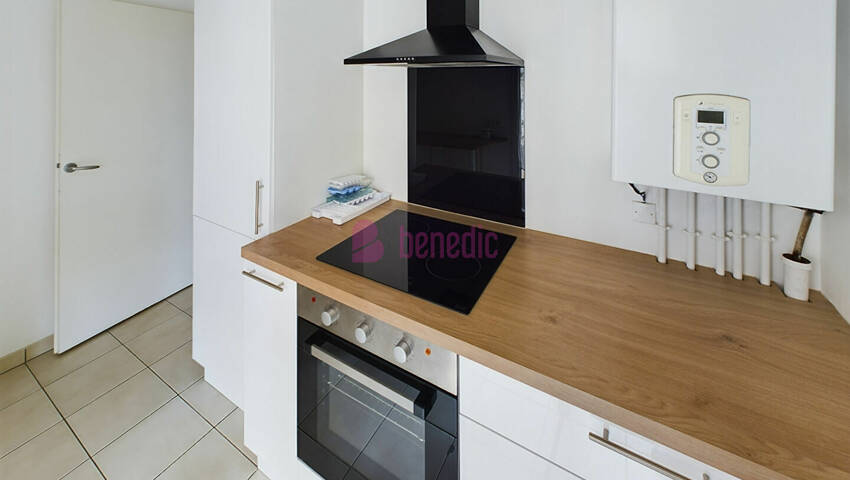 4255059b - Attribut alt par défaut.