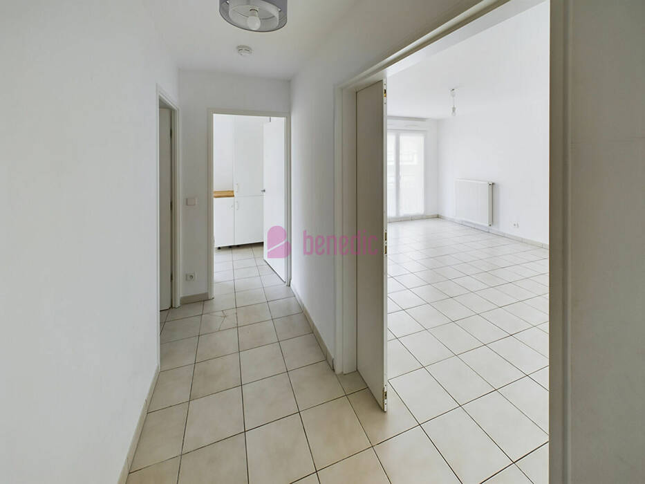 4255059f - Attribut alt par défaut.