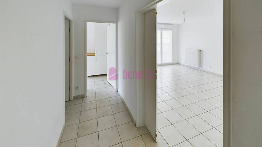 4255059f - Attribut alt par défaut.