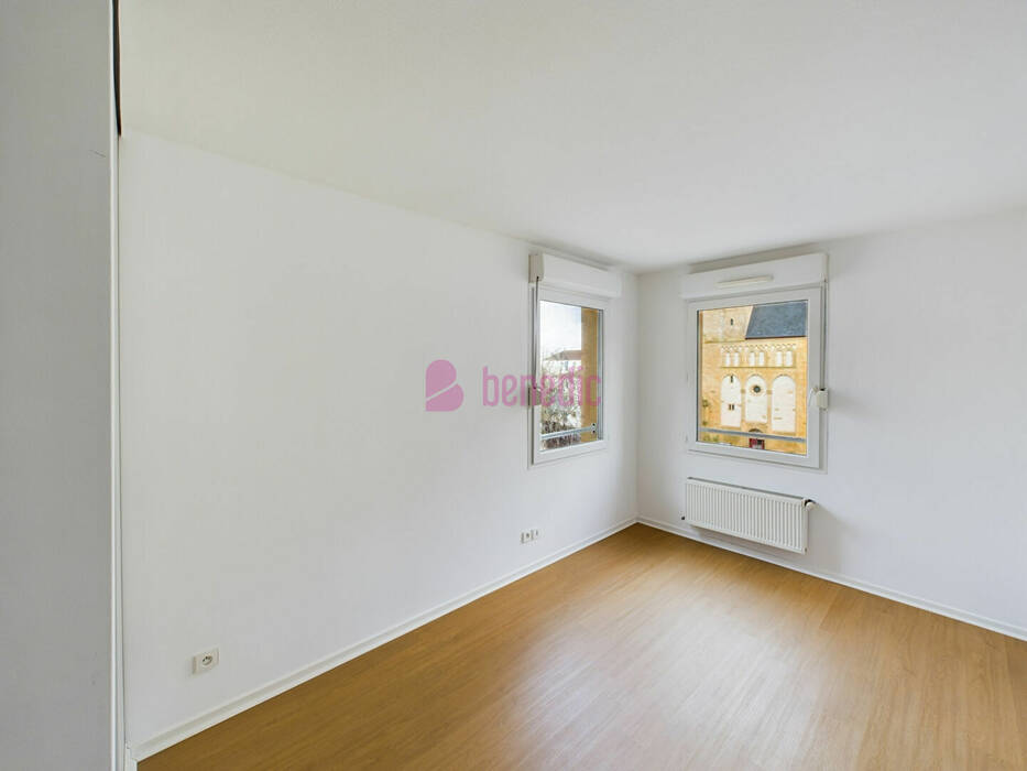 4255059j - Attribut alt par défaut.