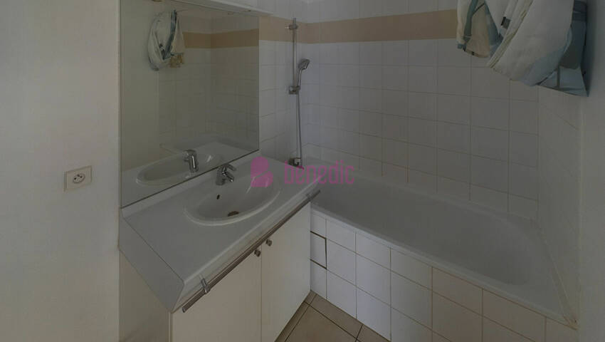 4255059l - Attribut alt par défaut.