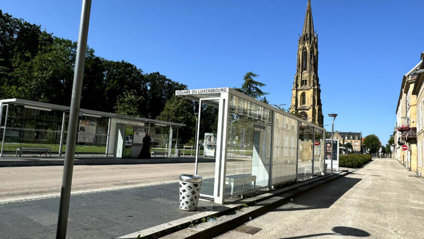 4254202e - Attribut alt par défaut.