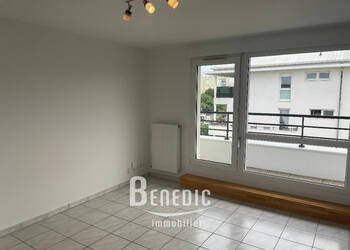 46085612b - Attribut alt par défaut.