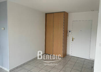 46085612c - Attribut alt par défaut.