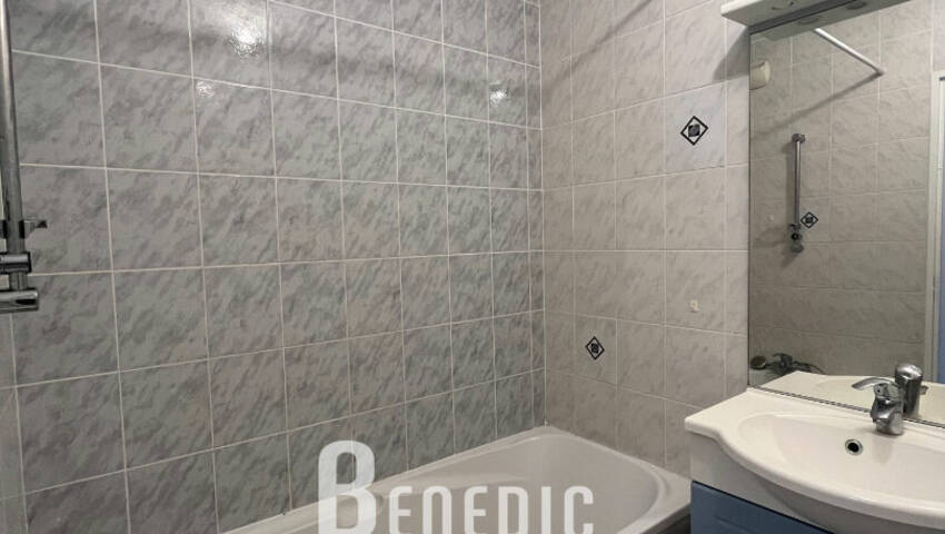 46085612h - Attribut alt par défaut.