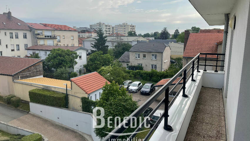 46085612j - Attribut alt par défaut.