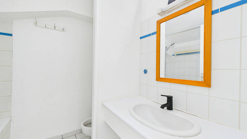 4253112d - Attribut alt par défaut.