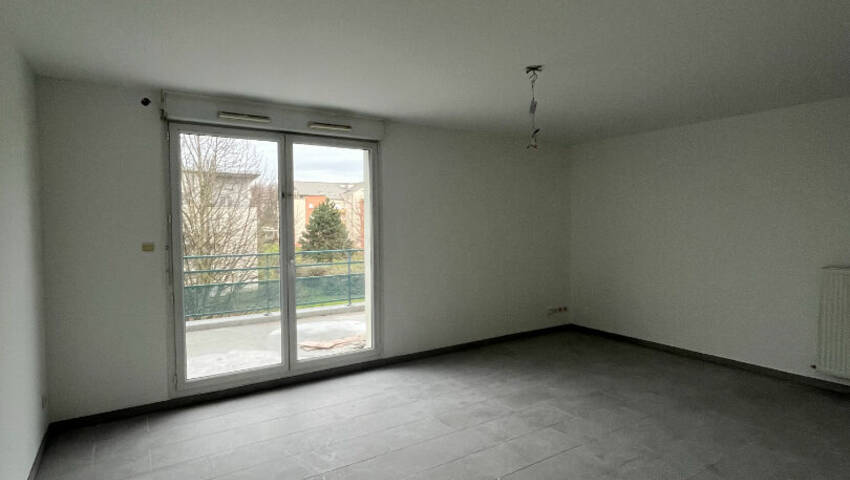 4254322l - Attribut alt par défaut.