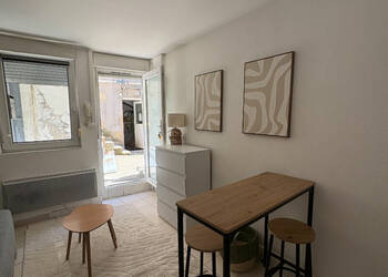 4254313b - Attribut alt par défaut.