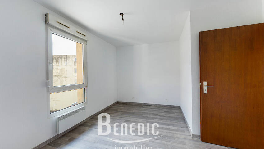 45998099d - Attribut alt par défaut.