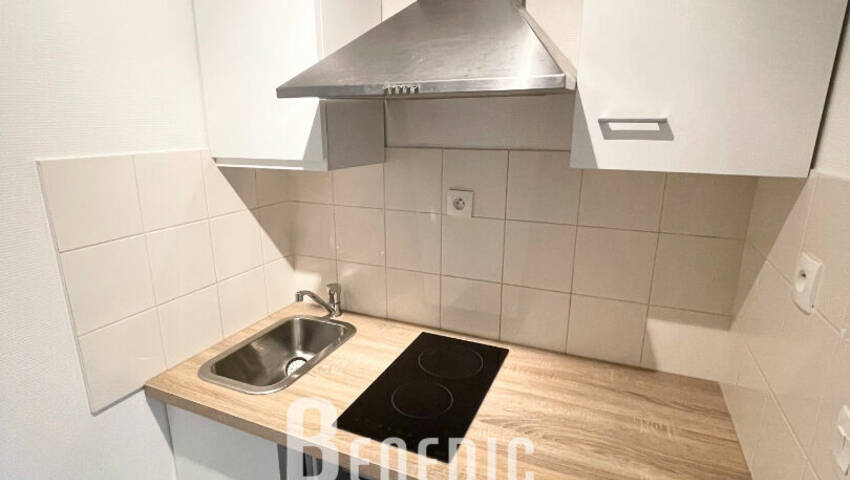 17150390a - Attribut alt par défaut.