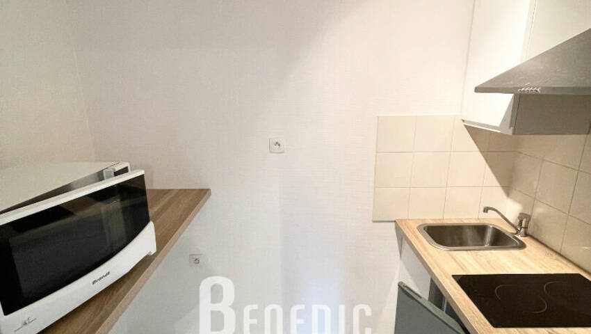 17150390b - Attribut alt par défaut.