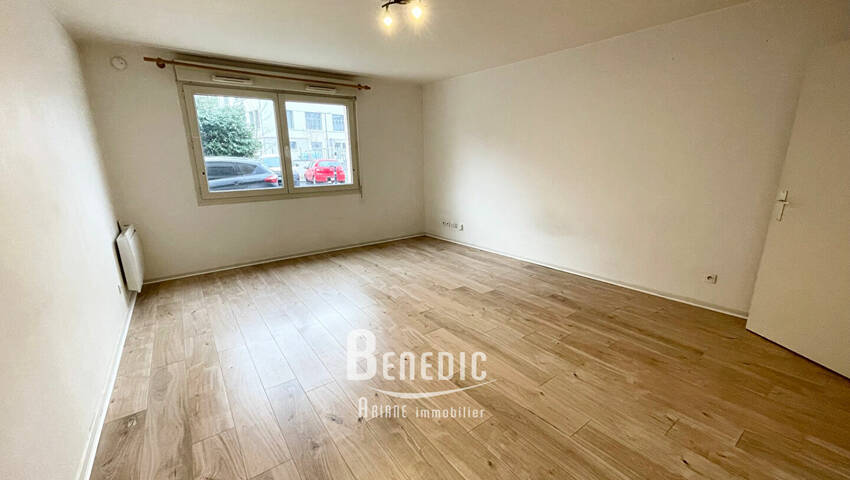 17150390d - Attribut alt par défaut.