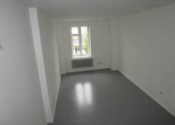 4254214b - Attribut alt par défaut.