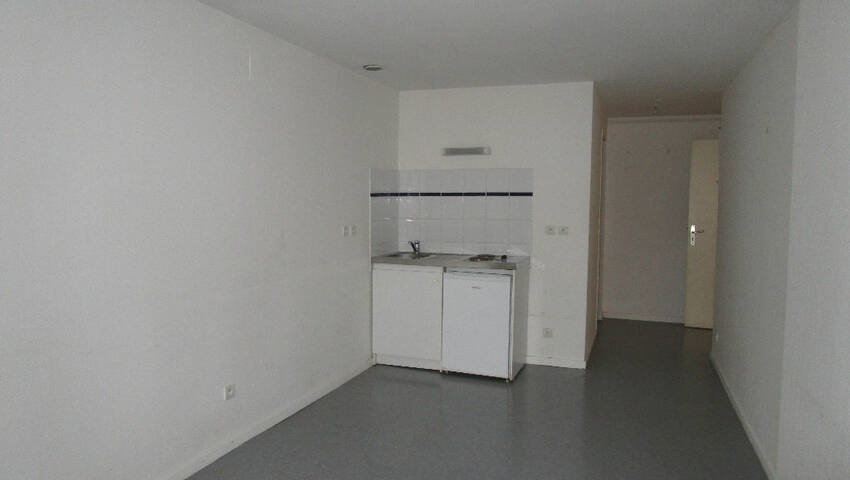 4254214d - Attribut alt par défaut.