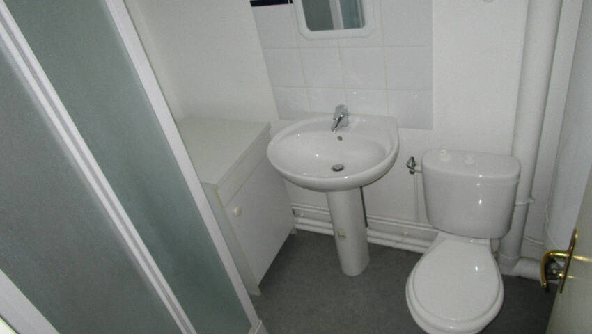 4254214f - Attribut alt par défaut.