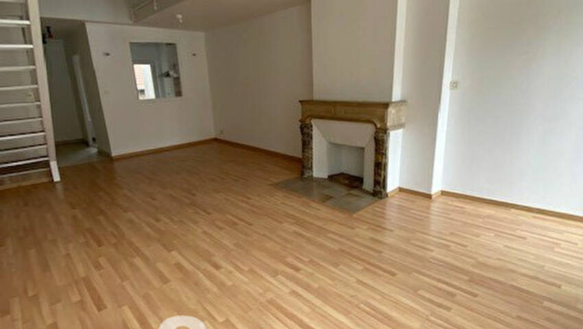 41705888b - Attribut alt par défaut.