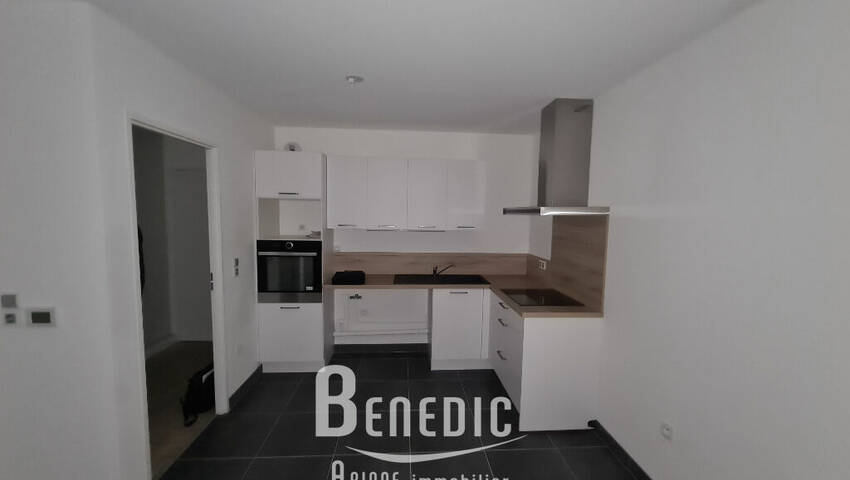 46887790a - Attribut alt par défaut.