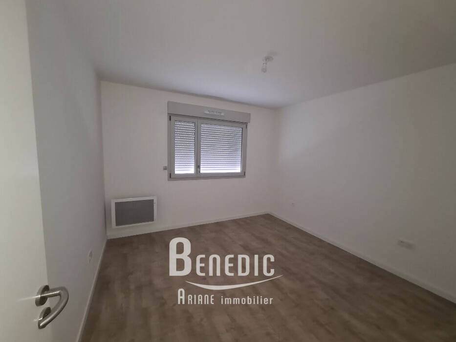 46887790b - Attribut alt par défaut.