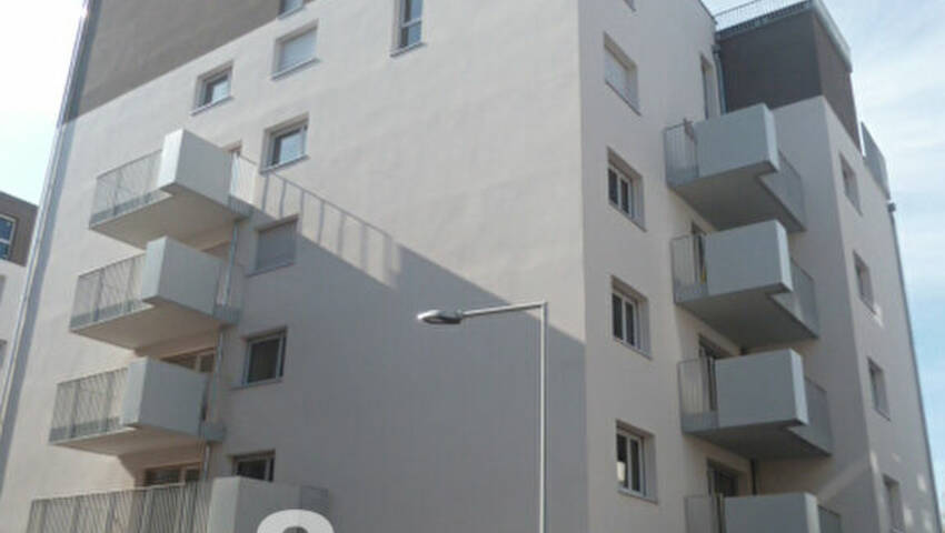 46887790f - Attribut alt par défaut.