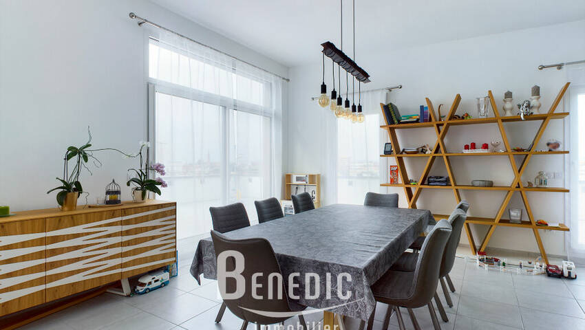 46826953a - Attribut alt par défaut.