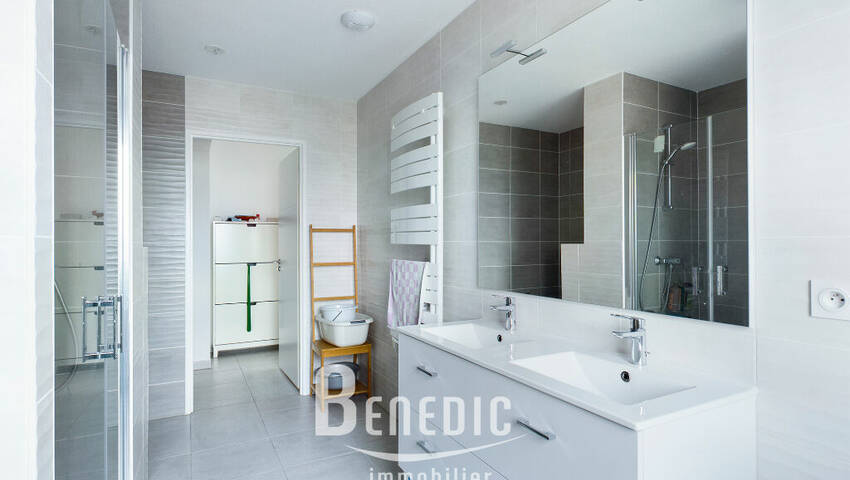 46826953k - Attribut alt par défaut.