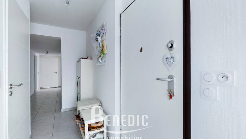 46826953m - Attribut alt par défaut.