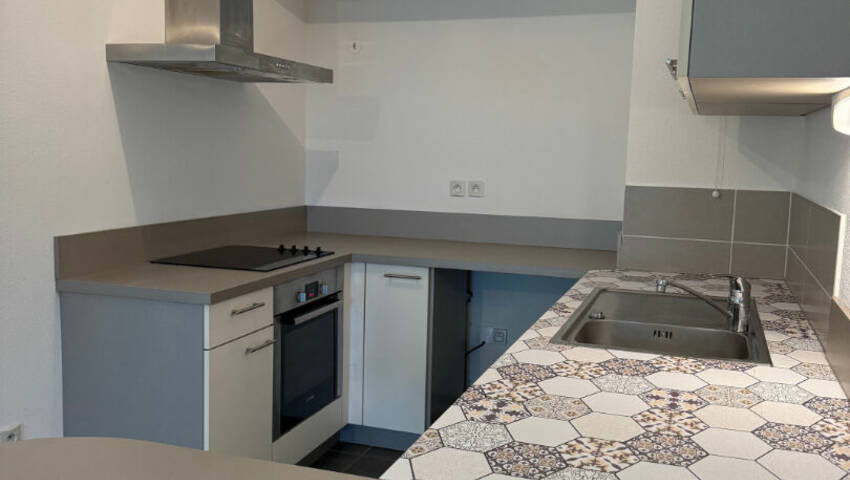 15904274b - Attribut alt par défaut.