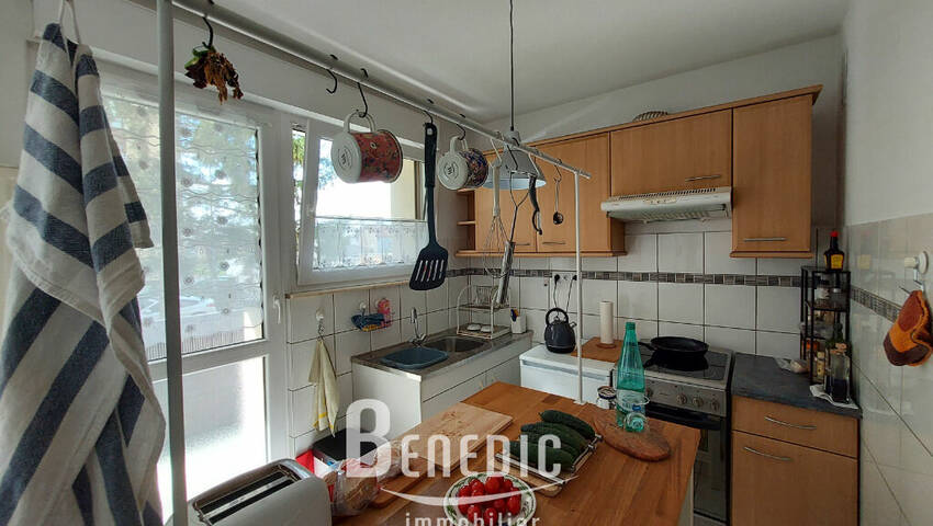 46980658b - Attribut alt par défaut.