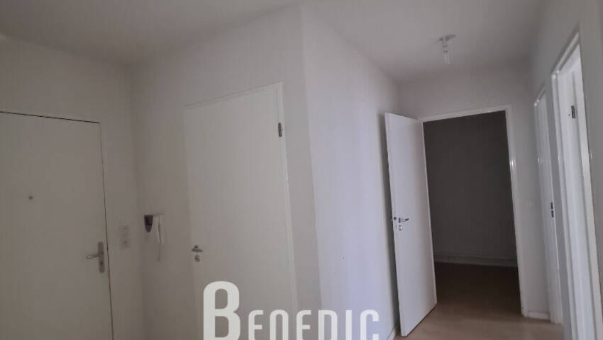 47215761f - Attribut alt par défaut.