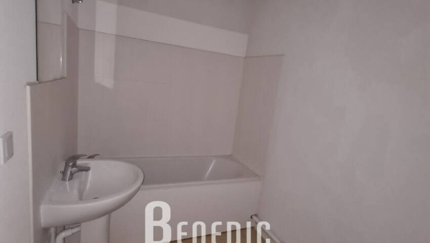 47215761g - Attribut alt par défaut.