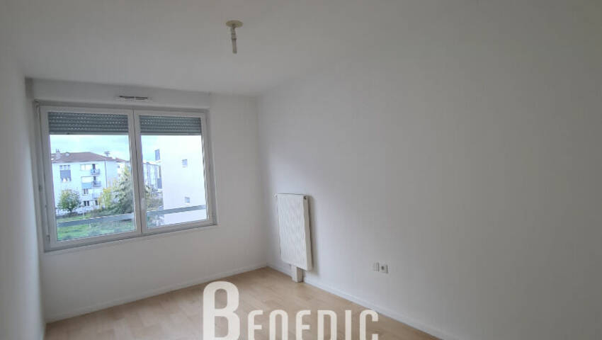 47215761h - Attribut alt par défaut.