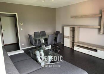 47464835b - Attribut alt par défaut.