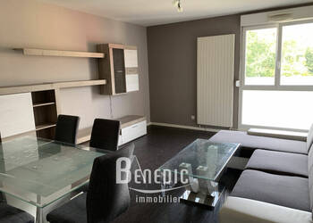 47464835c - Attribut alt par défaut.