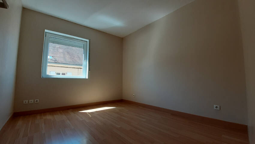 35629420c - Attribut alt par défaut.