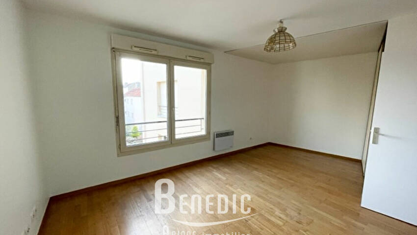 23067609a - Attribut alt par défaut.