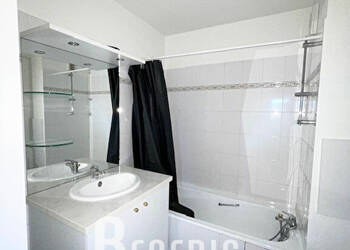 23067609c - Attribut alt par défaut.