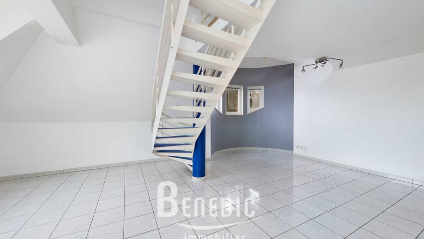 17369475c - Attribut alt par défaut.