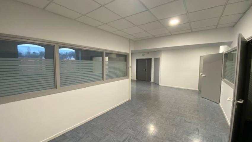 48457530c - Attribut alt par défaut.